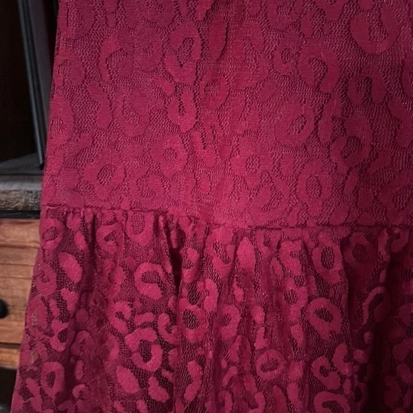 THREE HEARTS Solid Burgundy Sleeveless Lace Dress w/Flare Skirt, Sz Large, GUC. - Picture 5 of 8